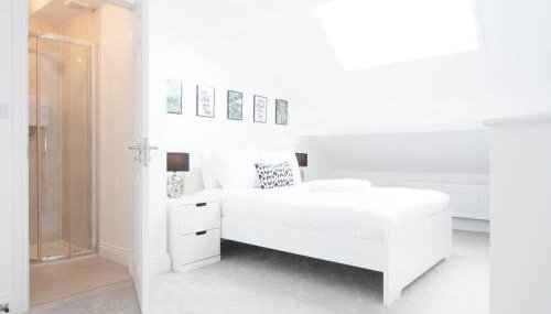 The Comet - A Home with 4 Bedrooms and 3 Bathrooms near Alton Towers for You - Foto 3