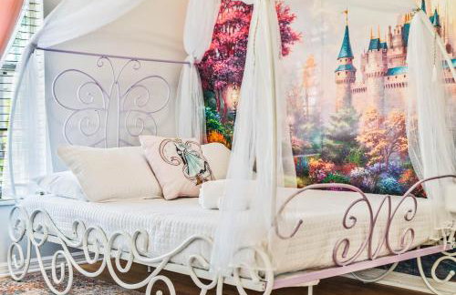 Great Location, gated community, private heated POOL - Foto 17