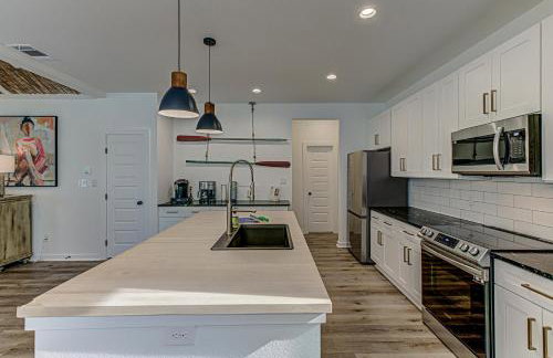 6BD Retreat for 14 with Fire Pit Patio & Lake Access - Foto 16