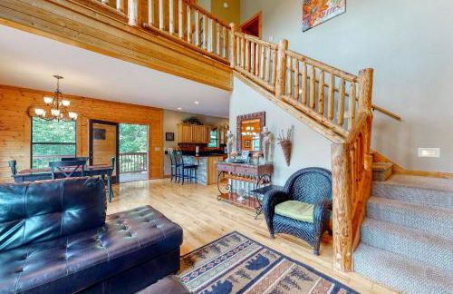 Red Roof Retreat - Photo 4