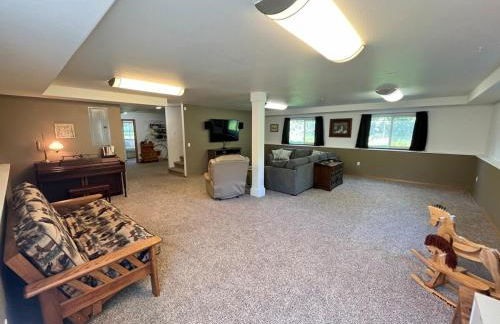 Cozy Palmer Retreat with Steam Sauna and Playground - Foto 37