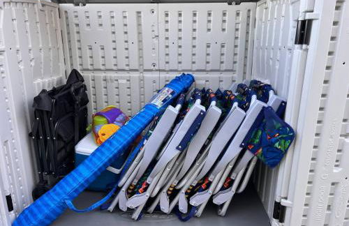 3BR Beach House | Fire Pit & Bar | Steps to Beach - Foto 38