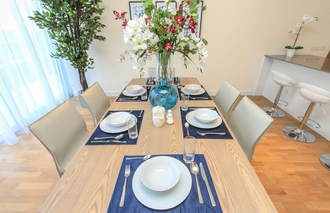 Driven Holiday Homes - City Walk 22 - Photo 13