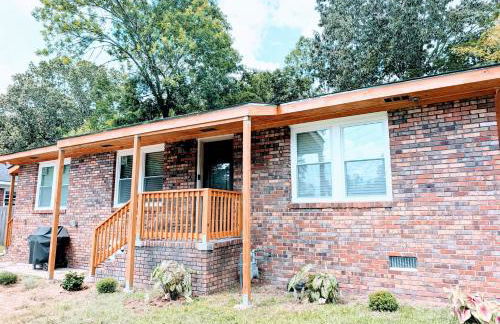 Custom Design Kitchen King Beds Laundry Large TVs - Foto 17