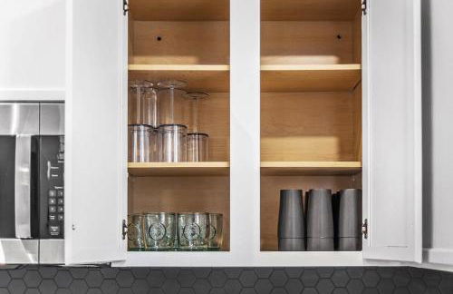 Elegant Escape-Fenced Yard BBQ & Cozy Fire Pit - Foto 34