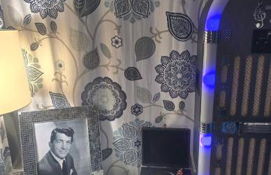 HARRY'S MAN CAVE - A Vintage Motel on the Historic 395 route - The New Star Motel Experience - Photo 78
