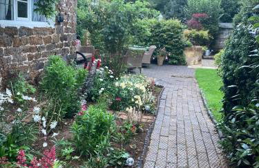 Beautiful Thatched Cottage with Piano - Foto 16