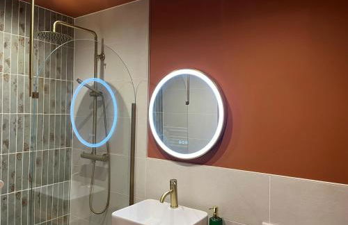 Love Room Valence - Suite romantique avec balnéo privée 2 places - Foto 11