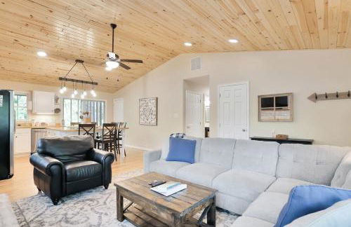 Lazy Basye Shenandoah Cabin with Hot Tub, Sleeps 10 - Foto 24