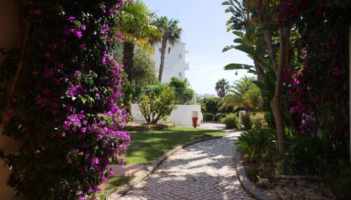 Spacious Apartment near Porto de Mos Beach, Lagos. - Foto 3, Garden