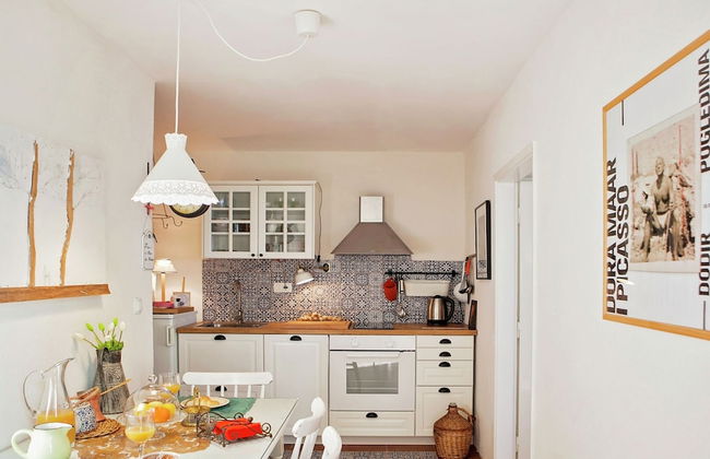 Delightfully Decorated Apartment with Sea View near Beach - Foto 7