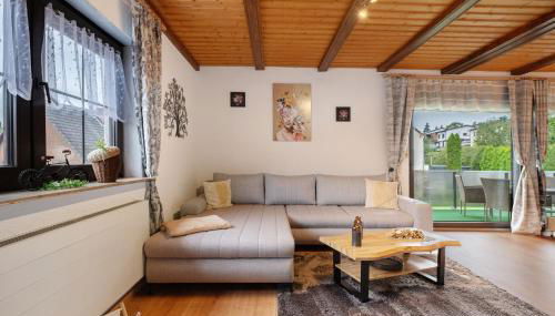 Betty’s Home - Photo 4