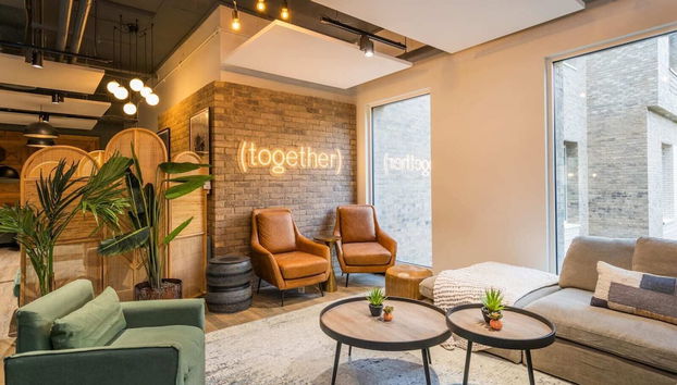 Modern Studios and Ensuite Bedrooms with Shared Kitchen at Hillfort House in Brighton - Foto 4, Zona de estar del vestíbulo