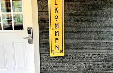 Outstanding Retreat with Dock, Game Space and Lake Views in Wisconsin - Foto 23