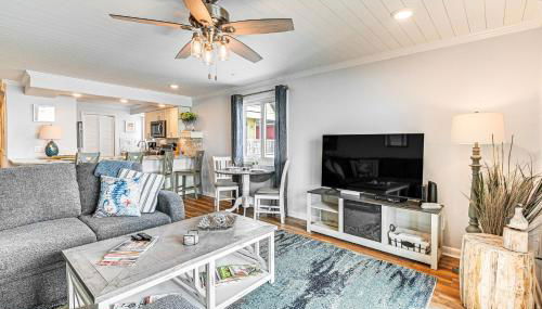 On-The-Beach Escape Oceanfront in Surfside! - Foto 3