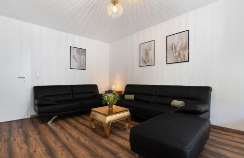 Lopezan home and living - Photo 3