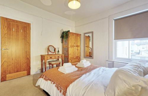 Cosy 2 Bedroom Flat Near Westcliff On Sea Beach & Hamlet Court Road - Foto 28