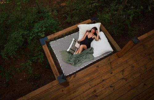 Luxury tiny cottage with deck hammock and hot tub! - Foto 7