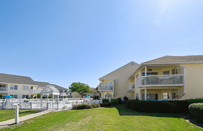 SPC 9232 is a Beautiful recently upgraded 2 BR with Free Beach Service by RedAwning - Foto 68