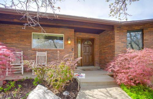 Hike, Golf, Ski and More Family Home in South Weber - Foto 31