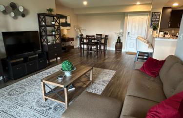 Spacious 2 Bedroom 2 Bathroom Apartment with Balcony in Uptown Charlotte! City Views & Free Parking! - Foto 1