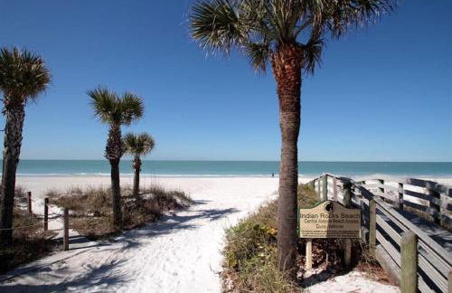 Spacious Beach House Unit,Beautifully Furnished 2 Bed 2Bath./2Min.Walk To Beach - Foto 25