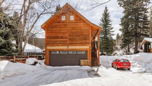 Cabin-Style Ski Home in Minturn with Private Deck - Photo 3