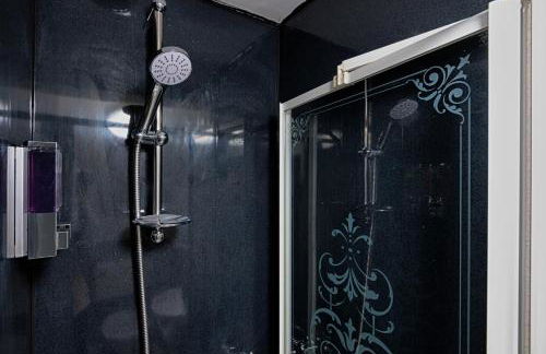 Double Room - Kitchen - Parking - Near Shops - Foto 51