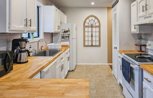 Pond Place by Avantstay Game Room, Deck, Fire Pit - Photo 12