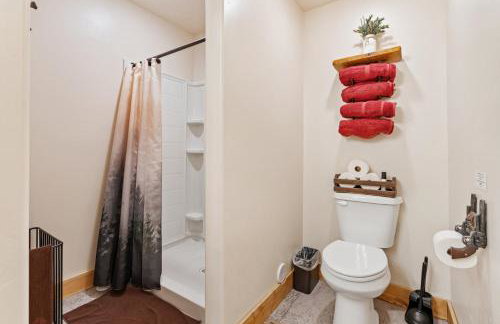 Historic Yellowstone Saloon - Foto 16