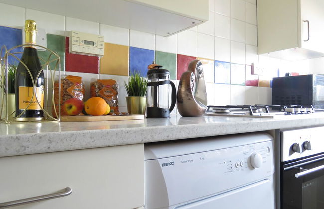 Three Bedroom Duplex Balcony and Parking - Foto 9