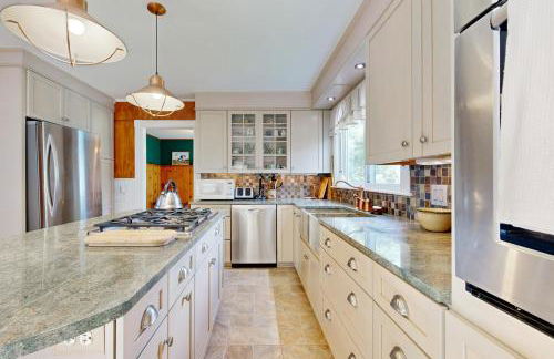 Acadia Lights Cottage - Photo 10