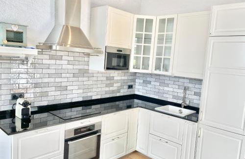 Villa Only Adults 2 Pax · Piscina Privada · A/C · WIFI · BBQ - Foto 6