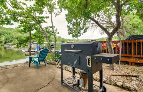 Lakefront Sunrise Beach Home with Private Dock! - Foto 19