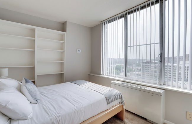 Bright Comfort in DC Apts - Foto 24