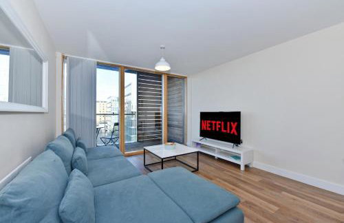 The Vizion serviced apartments from Pincott Properties - free parking, private balcony, and WiFi - Photo 57