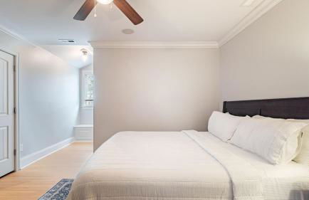 Lakefront 6bdr, Priv Dock, Game Room, Firepit Jake's Lake House by Avantstay - Foto 80