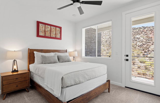 Touch of Class Stunning 5 Bdr! - Photo 25