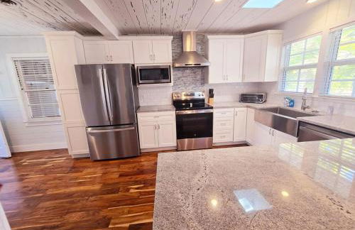 One-of-a-kindBeach, Village, Dock & Private Pool! - Foto 14