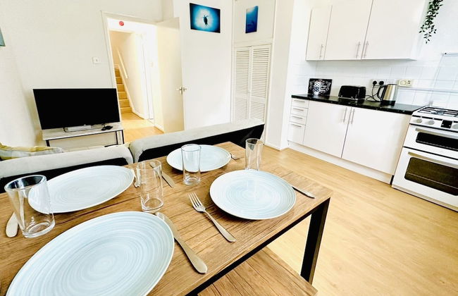 Beautiful 3-bed Apartment With Driveway Parking - Foto 25