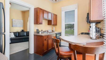 Beautiful downstairs 1bed 1bth charmer- Pet Friendly - Foto 4