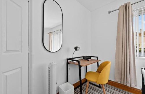 Hillsborough Home from Home, Garden and 2x Parking by StayByNumbers - Foto 29