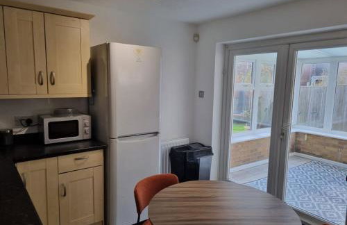 Charming 3Bed House in Strood - Foto 17