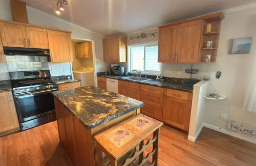 Lake View Home Community Pool in Riviera Heights - Foto 27