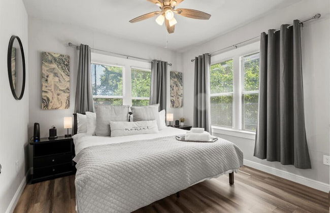 Charming 1BR Sanctuary w/ FREE Parking - Photo 3
