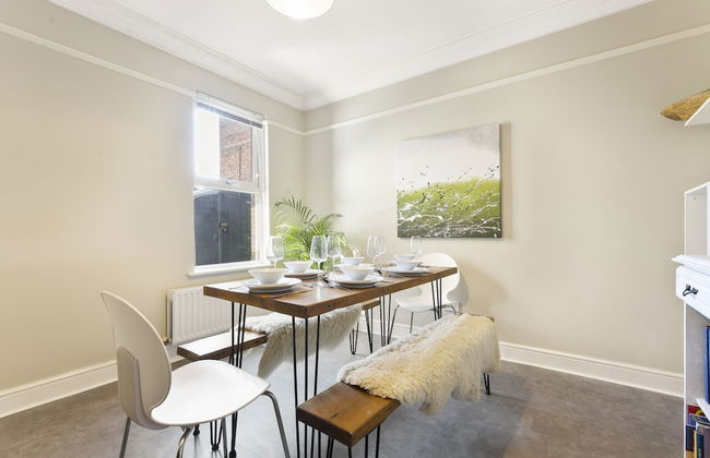 Family Friendly 3BR House w garden BBQ - Foto 16