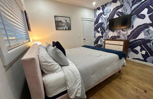 NEW Tiki House! Near Beaches, Sleeps 6-7 - Foto 39