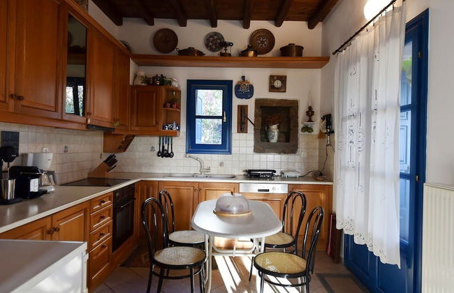 Sophia Villa Paros - Beachfront Villa at Lolantonis - Photo 17