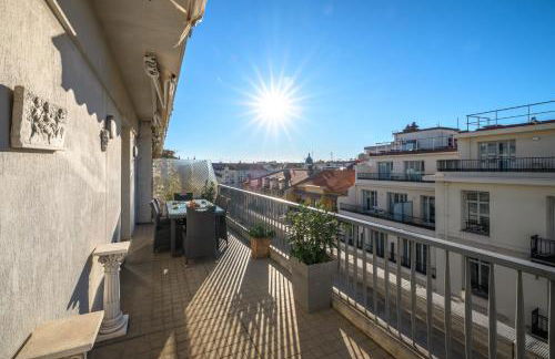 Terrasse ensoleillée sur les toits de Nice - Foto 19