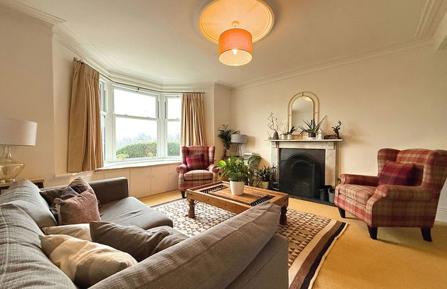 Spacious 4BR Retreat for 8 - Foto 10